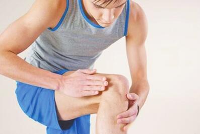 膝关节滑膜炎会出现哪些症状表现?