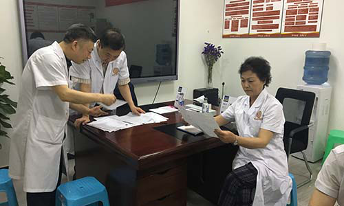 贵阳强直医院主任接受调派,前往四川进行联合会诊 贵阳强直医院主任接受调派,前往四川进行联合会诊