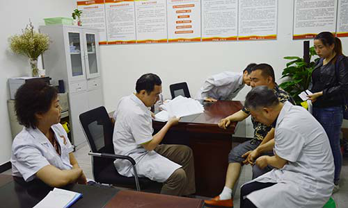 贵阳强直医院主任接受调派,前往四川进行联合会诊 贵阳强直医院主任接受调派,前往四川进行联合会诊