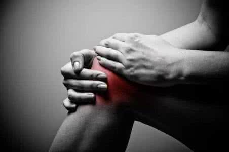 刘春勇专家解析：膝关节积水就是滑膜炎？