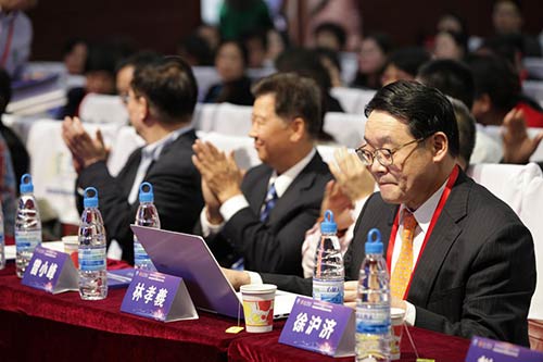 风湿关节病名医联合会诊+专家临床交流持续进行中 风湿关节病名医联合会诊+专家临床交流持续进行中